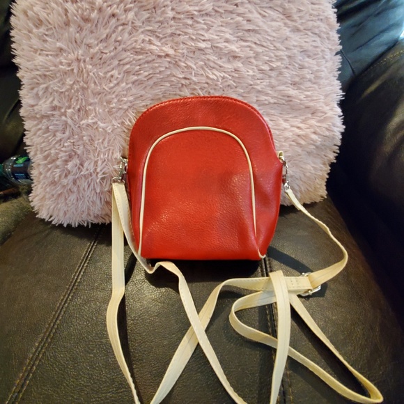 Red messenger bag - Picture 3 of 5